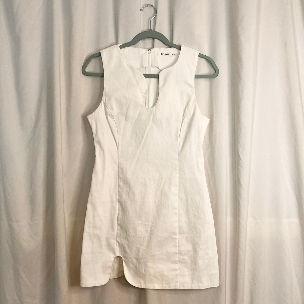 Day + Moon White Denim Sleeveless Cutout Neck Mini Dress XS Slit Chic Clean Girl